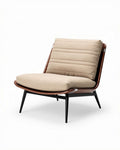 Lederen fauteuil met een houten frame en een afmeting van 80 x 70 x 75cm